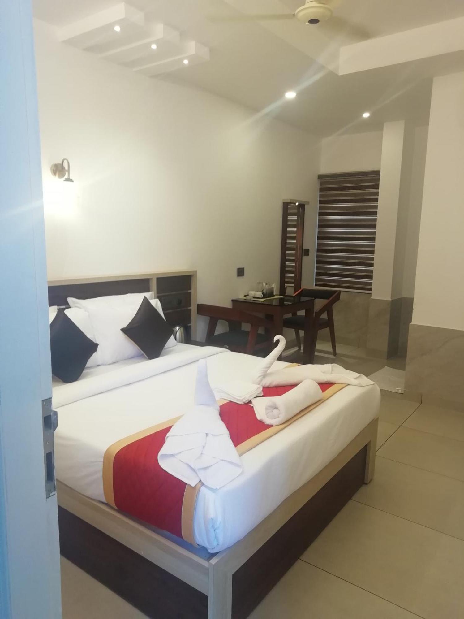 Hotel Paul Residency Nedumbassery Exterior foto